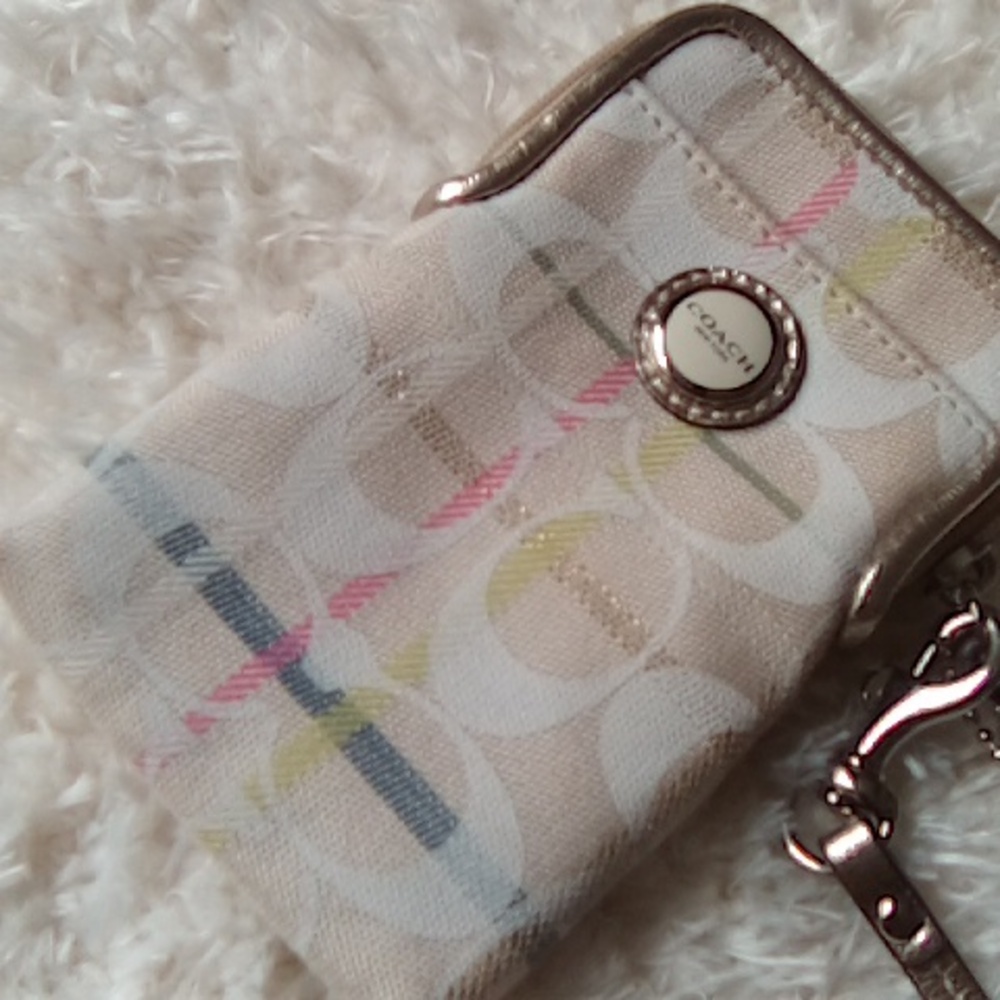 COACH Legacy pastel multicolor wristlet - Picture 4 of 12